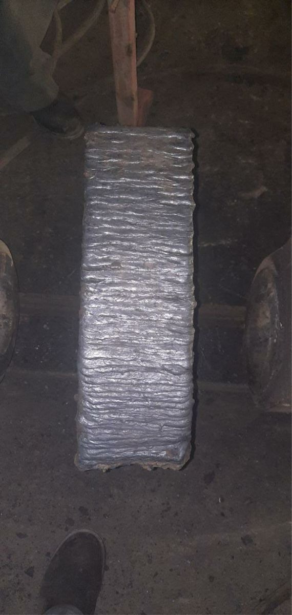 3-Hardfacing-of-Lime-Stone-Crusher-Hammer