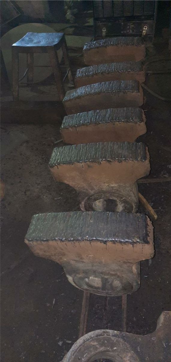 6-Hardfacing-Of-Lime-Stone-Crusher-Hammers