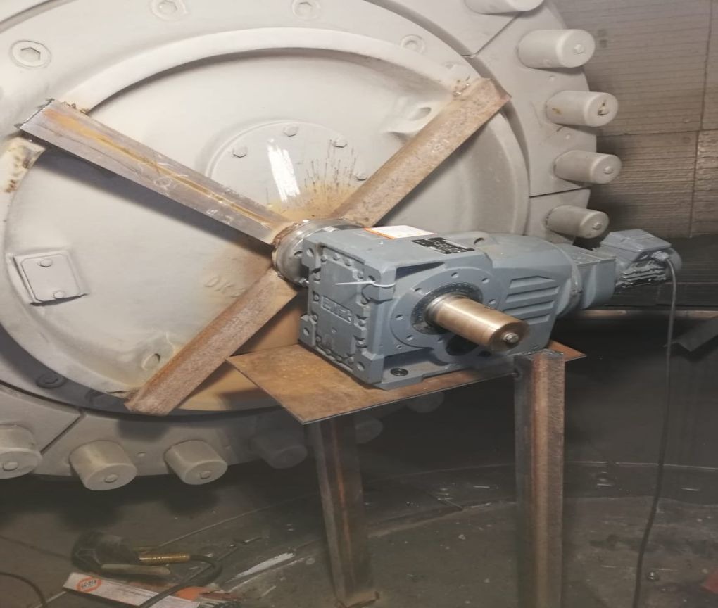 4-Install-Gear-Motor-For-Tyre-Rotation